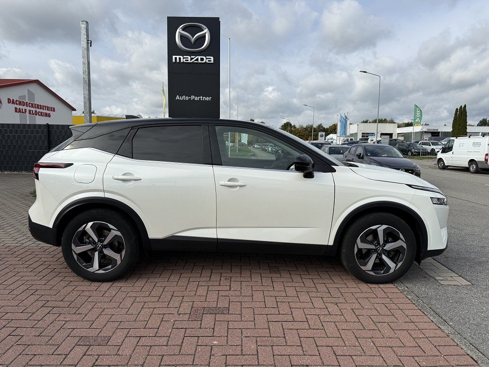 Fahrzeugabbildung Nissan Qashqai 1.3 DIG-T 4x4 N-Connecta Winter Business 2 Farben