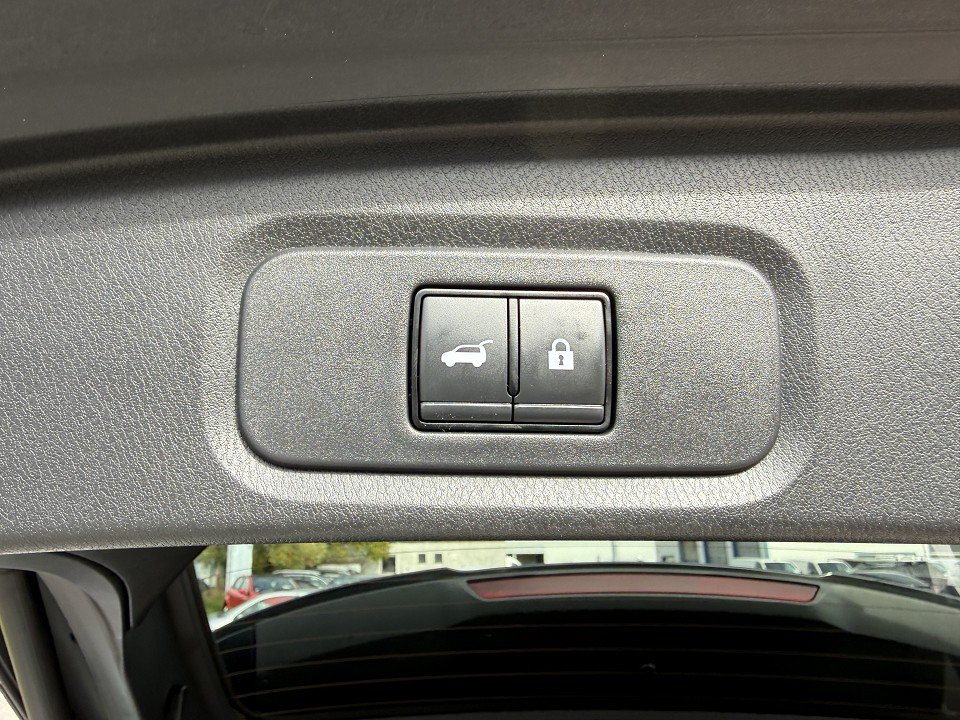 Fahrzeugabbildung Nissan Qashqai 1.3 DIG-T 4x4 N-Connecta Winter Business 2 Farben