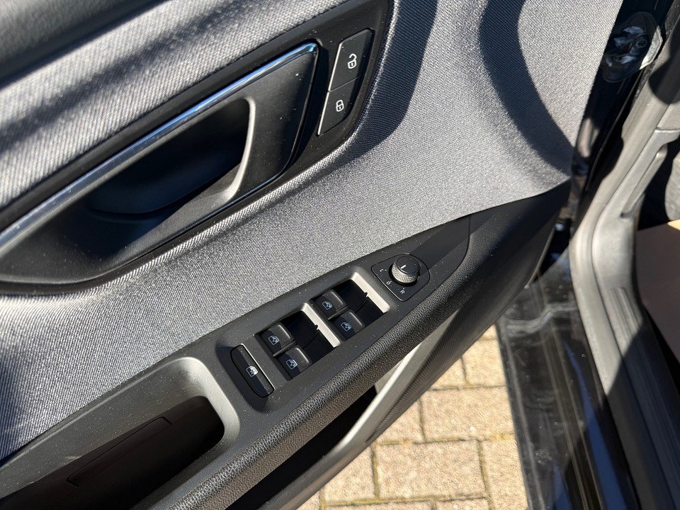 Fahrzeugabbildung SEAT Leon ST 1.0 TSI OPF Style Voll-LED LM PDC