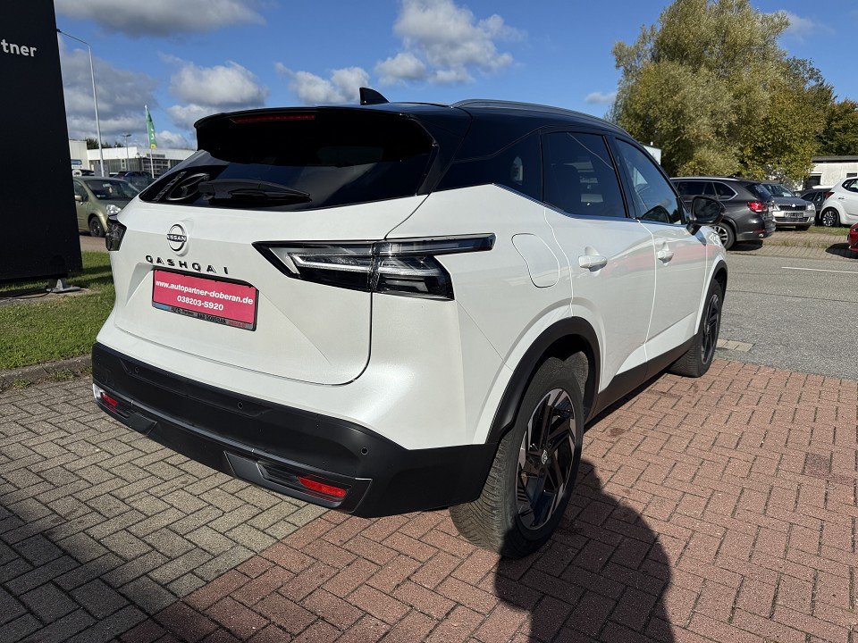 Fahrzeugabbildung Nissan QASHQAI 1.3 158PS Xtronic N-Connecta Winter Komfort 2Farben