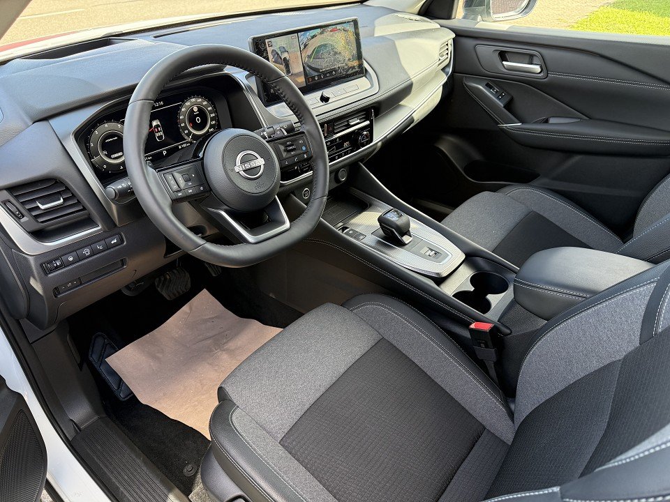 Fahrzeugabbildung Nissan QASHQAI 1.3 158PS Xtronic N-Connecta Winter Komfort 2Farben