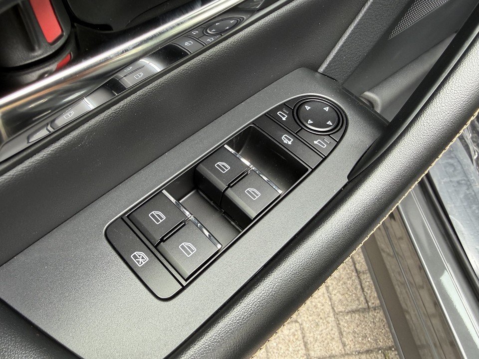 Fahrzeugabbildung Mazda CX-60 2.5L e-SKYACTIV PHEV 327ps AWD Homura COSO