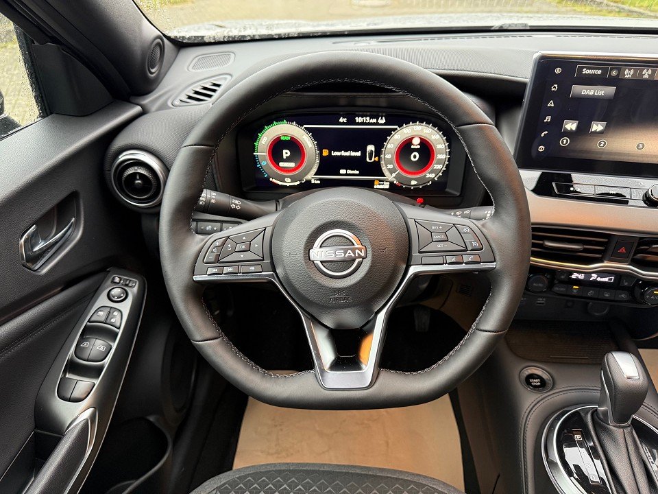 Fahrzeugabbildung Nissan JUKE 1.6 HYBRID 143PS 4AMT N-CONNECTA Winter II