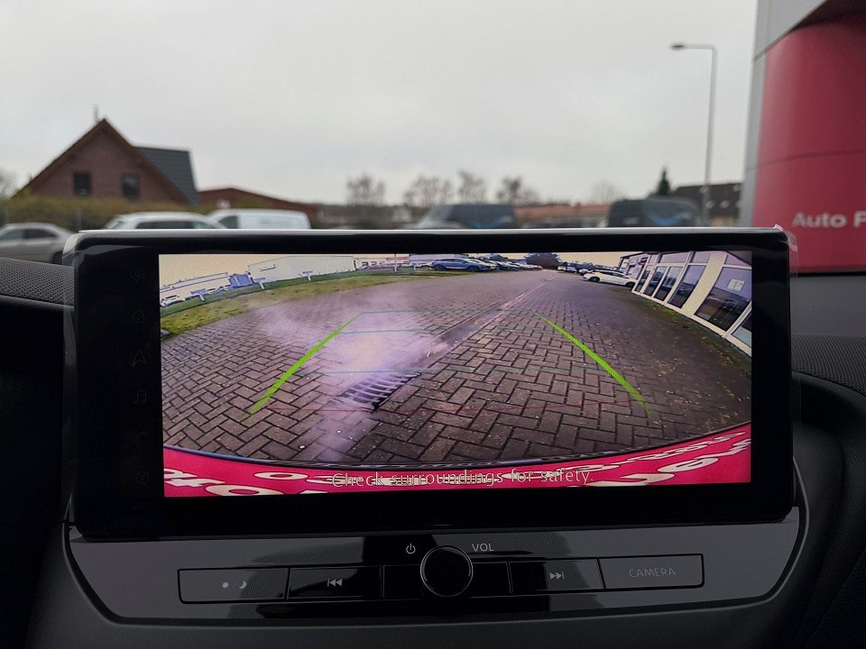 Fahrzeugabbildung Nissan JUKE 1.6 HYBRID 143PS 4AMT N-CONNECTA Winter II