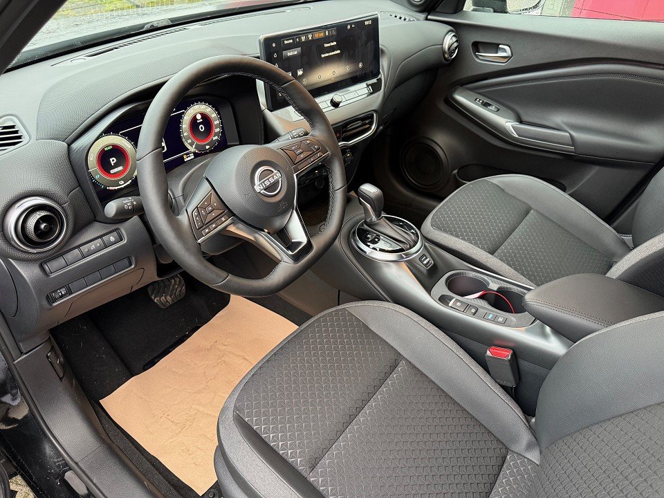 Fahrzeugabbildung Nissan JUKE 1.6 HYBRID 143PS 4AMT N-CONNECTA Winter II