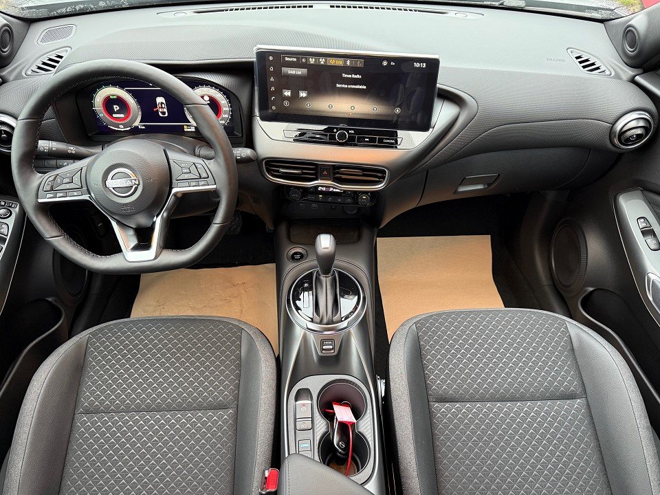 Fahrzeugabbildung Nissan JUKE 1.6 HYBRID 143PS 4AMT N-CONNECTA Winter II