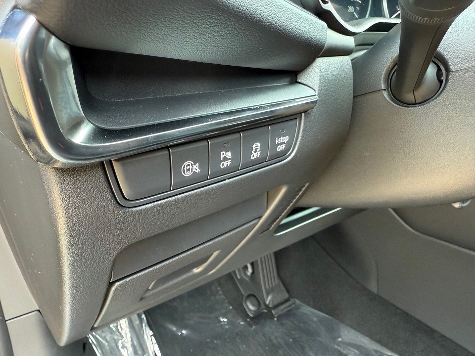 Fahrzeugabbildung Mazda 3 2.5L e-SKYACTIV G 140ps 6AT Homura