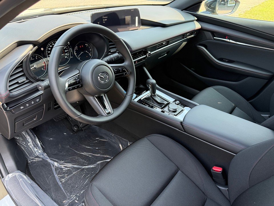 Fahrzeugabbildung Mazda 3 2.5L e-SKYACTIV G 140ps 6AT Homura