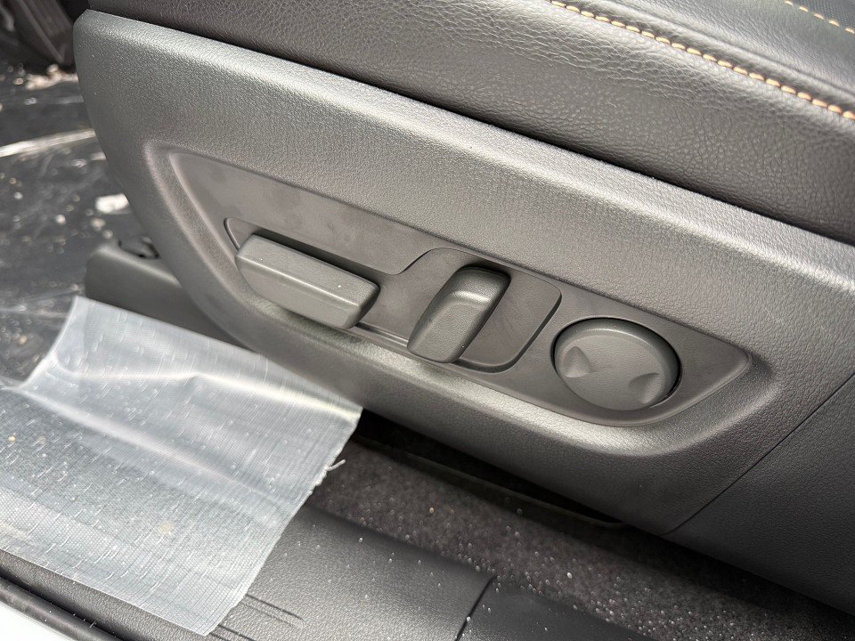 Fahrzeugabbildung Mazda CX-60 2025 2.5L e-SKYACTIV PHEV 327ps Homura COSO