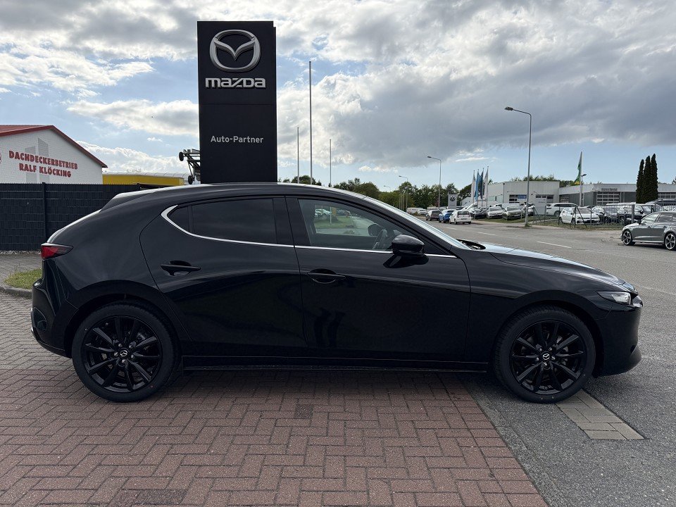 Fahrzeugabbildung Mazda 3 2.5L e-SKYACTIV G 140ps 6AT Homura