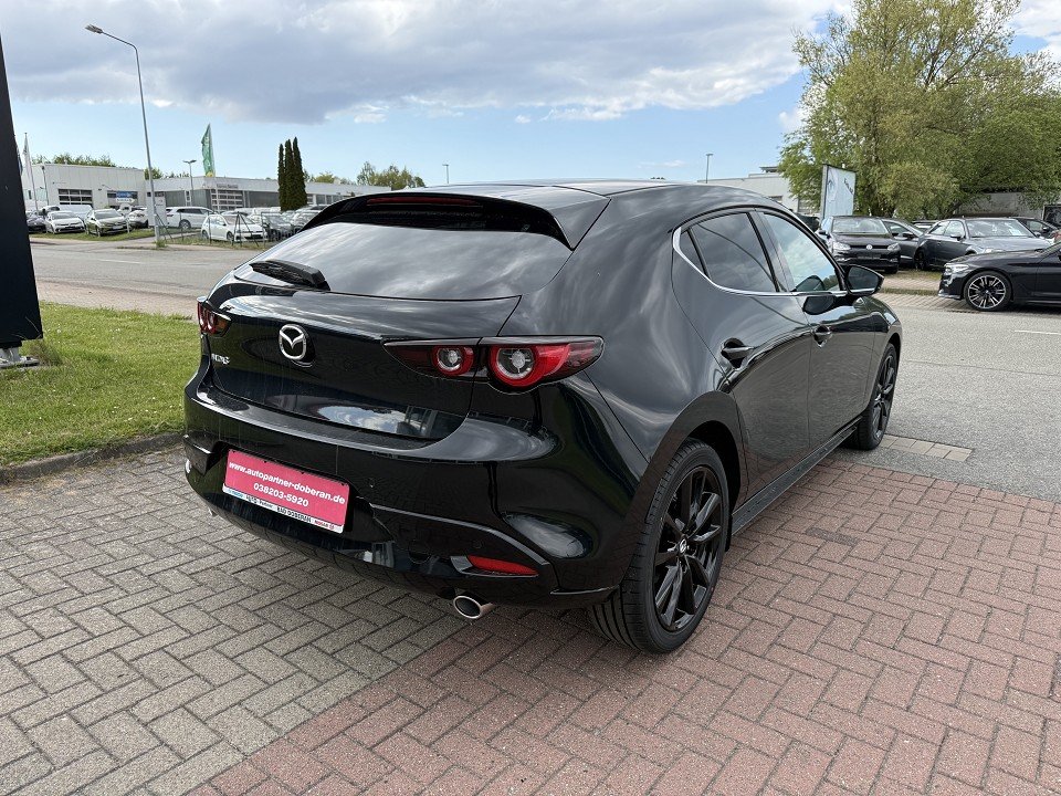 Fahrzeugabbildung Mazda 3 2.5L e-SKYACTIV G 140ps 6AT Homura