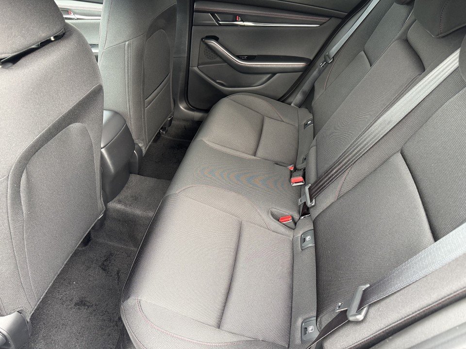 Fahrzeugabbildung Mazda 3 2.5L e-SKYACTIV G 140ps 6AT Homura