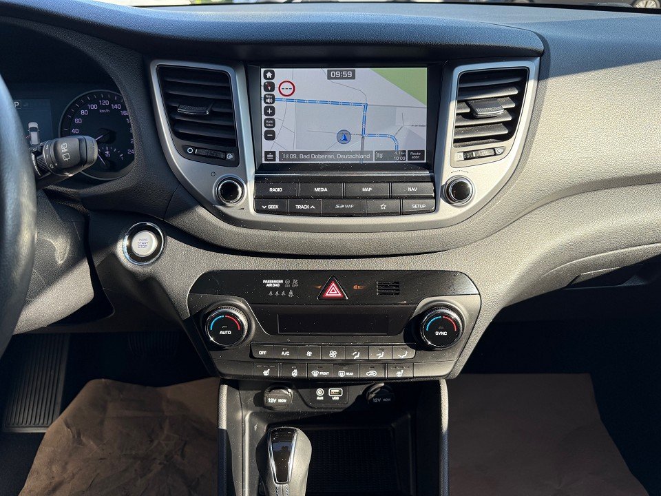 Fahrzeugabbildung Hyundai Tucson 2.0 CRDi DPF Premium 4WD