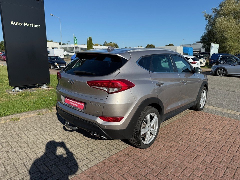 Fahrzeugabbildung Hyundai Tucson 2.0 CRDi DPF Premium 4WD