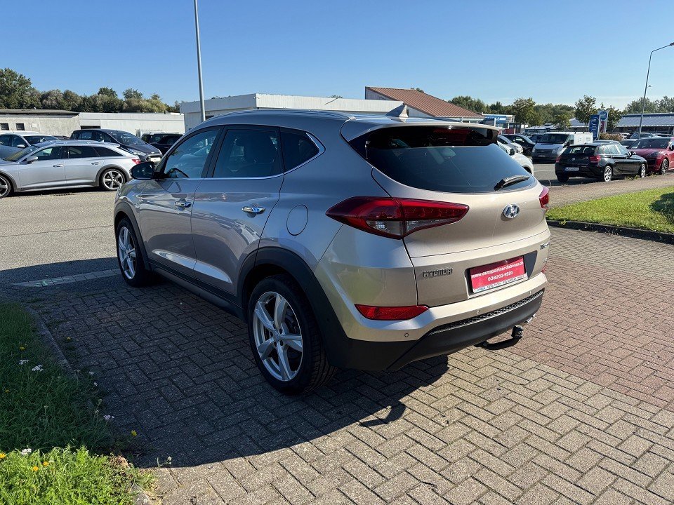 Fahrzeugabbildung Hyundai Tucson 2.0 CRDi DPF Premium 4WD