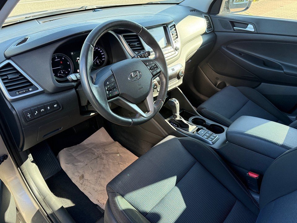 Fahrzeugabbildung Hyundai Tucson 2.0 CRDi DPF Premium 4WD