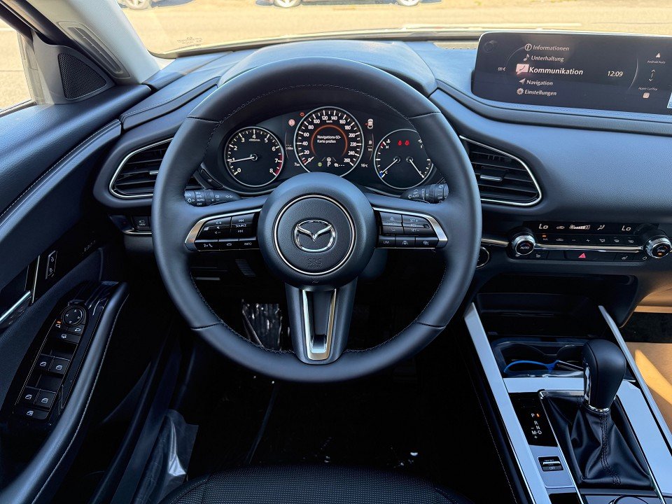 Fahrzeugabbildung Mazda CX-30 2.5L e-SKYACTIV G 140ps 6AT Exclusive-line