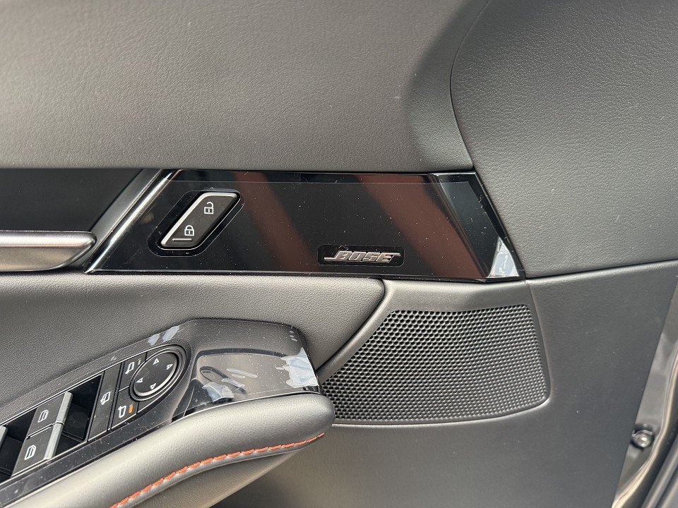 Fahrzeugabbildung Mazda CX-30 2.5L e-SKYACTIV G 140ps 6MT Nagisa