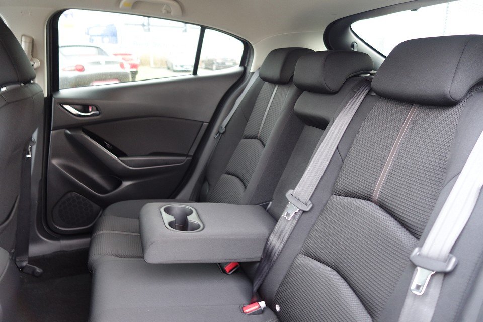 Fahrzeugabbildung Mazda 3 SKYACTIV-G 120 6GS AL-CENTER TOU-P
