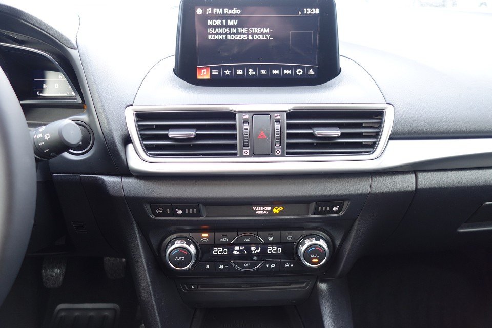 Fahrzeugabbildung Mazda 3 SKYACTIV-G 120 6GS AL-CENTER TOU-P