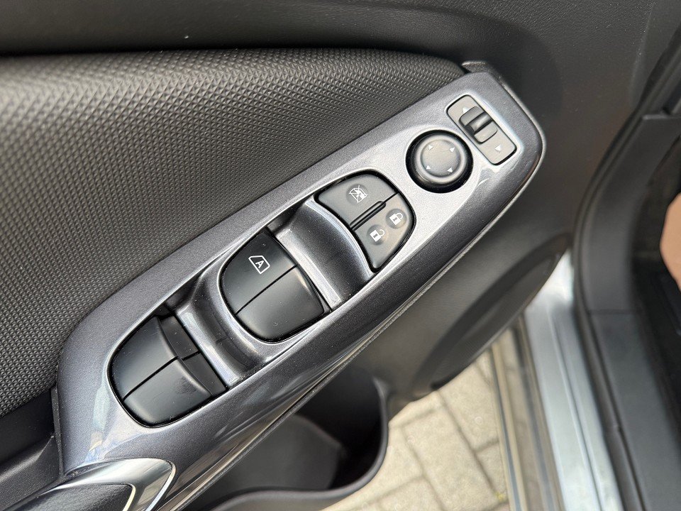 Fahrzeugabbildung Nissan JUKE 1.0 DIG-T 114PS 6MT Visia