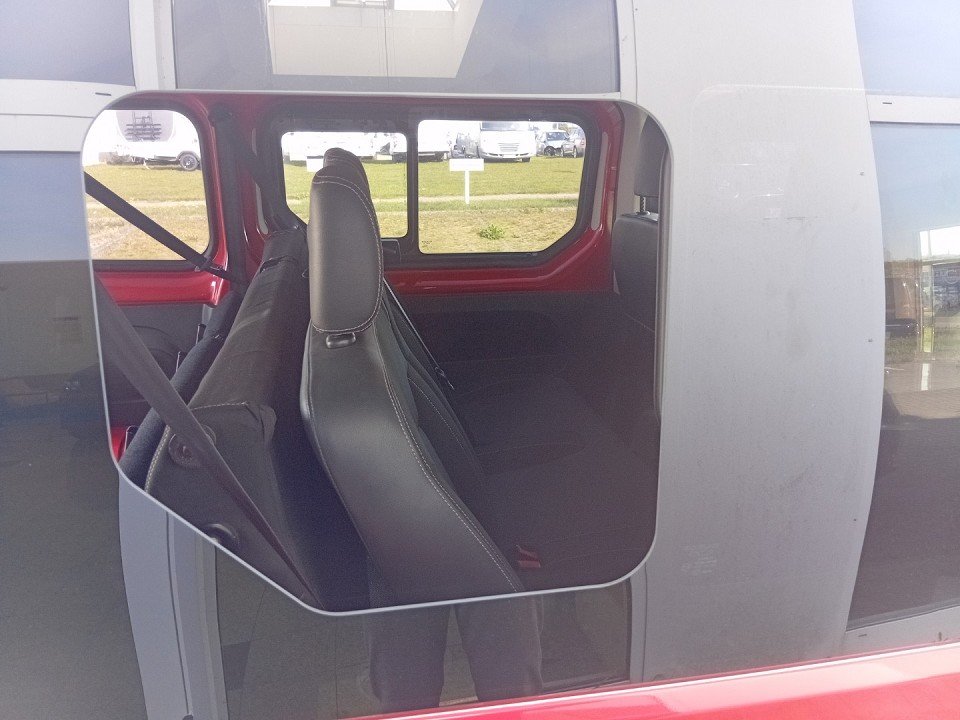 Fahrzeugabbildung Nissan NV300 Kombi 9-Sitzer L1H1 2,7t COMFORT