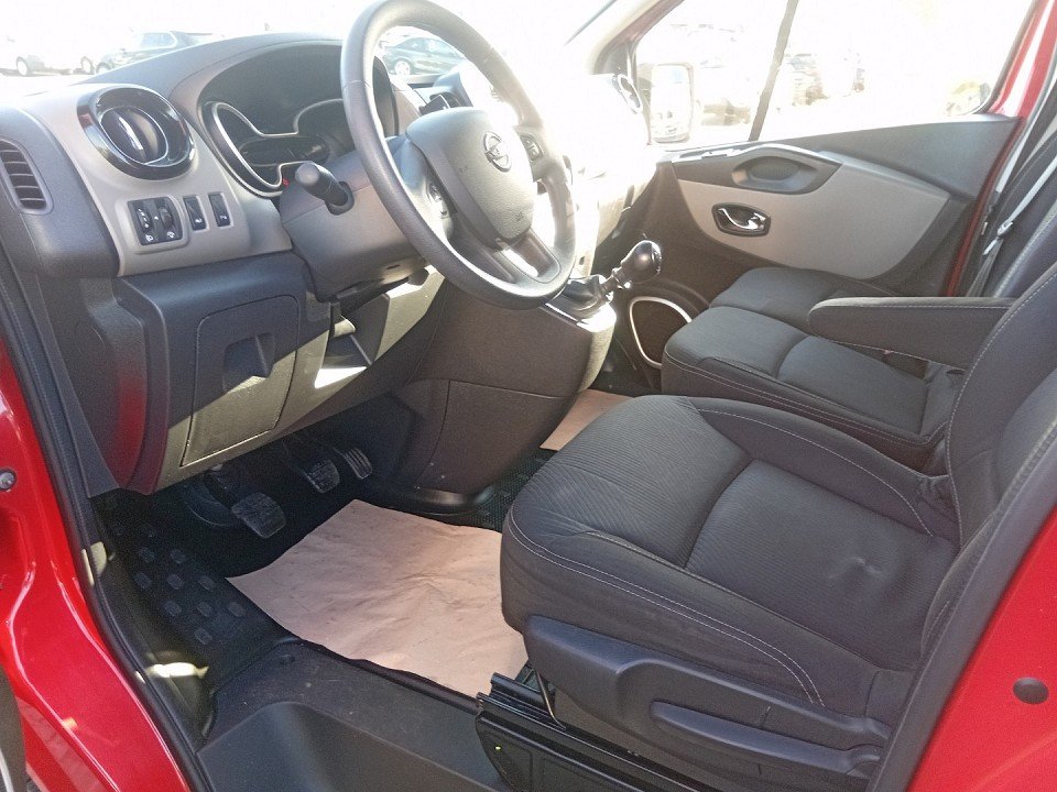 Fahrzeugabbildung Nissan NV300 Kombi 9-Sitzer L1H1 2,7t COMFORT