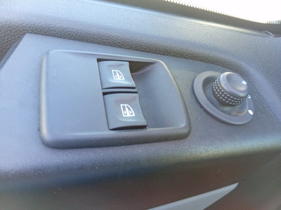 Fahrzeugabbildung Nissan NV300 Kombi 9-Sitzer L1H1 2,7t COMFORT