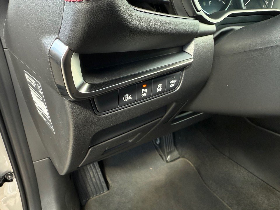 Fahrzeugabbildung Mazda 3 2.5L e-SKYACTIV G 140ps 6AT Homura