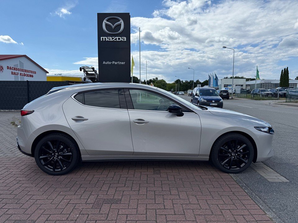Fahrzeugabbildung Mazda 3 2.5L e-SKYACTIV G 140ps 6AT Homura
