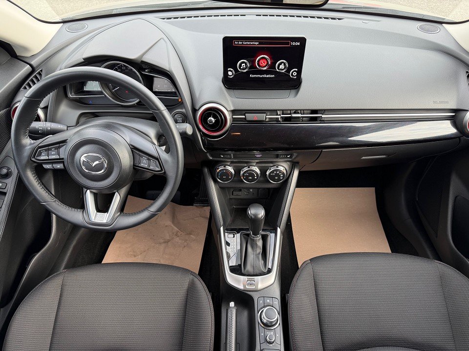 Fahrzeugabbildung Mazda 2 SKYACTIV-G 90 HOMURA NAV ohne BSM / RCTA