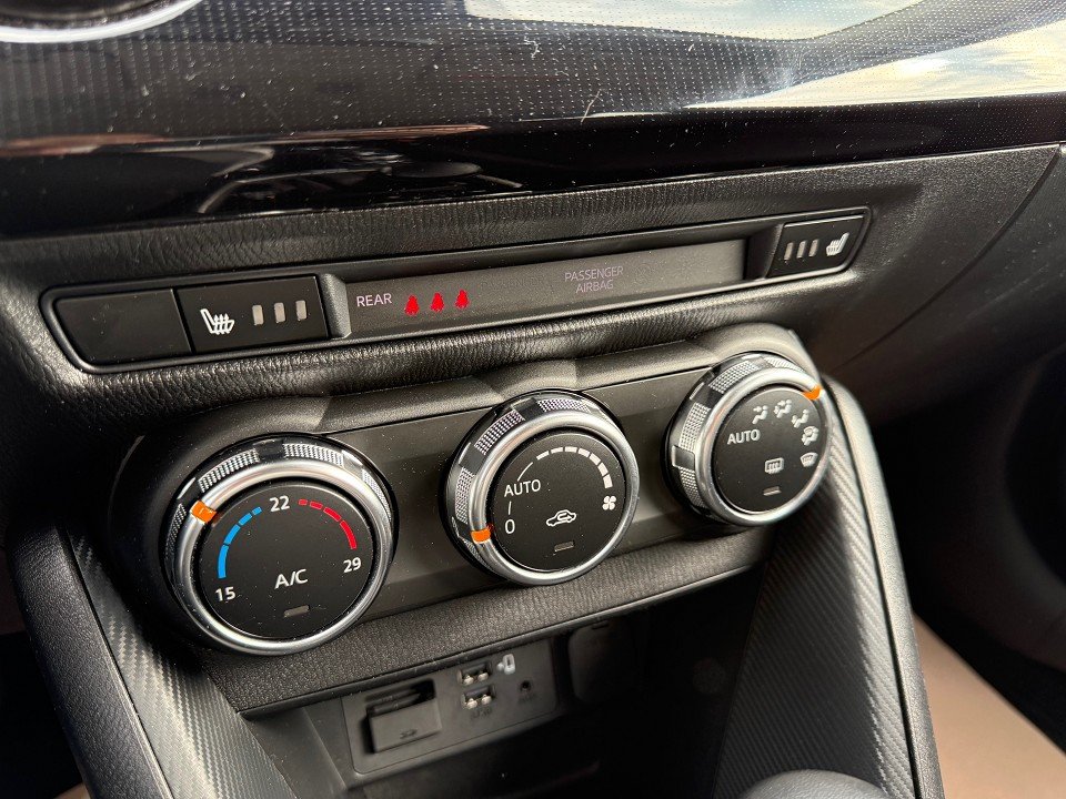 Fahrzeugabbildung Mazda 2 SKYACTIV-G 90 HOMURA NAV ohne BSM / RCTA