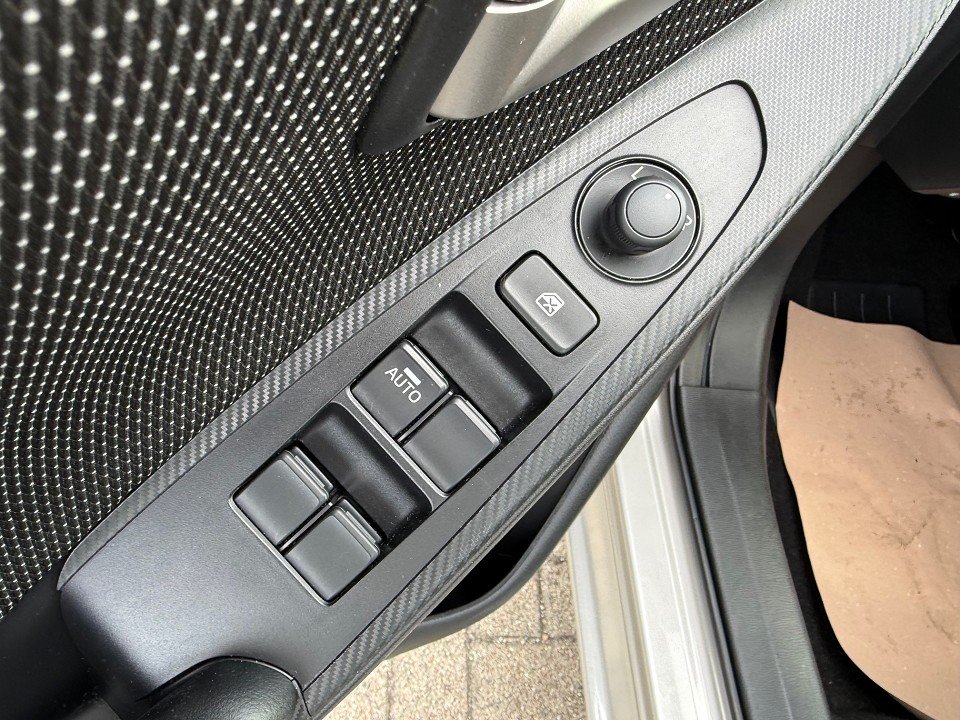 Fahrzeugabbildung Mazda 2 SKYACTIV-G 90 HOMURA NAV ohne BSM / RCTA