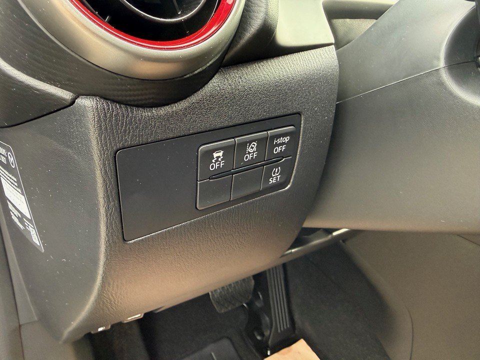 Fahrzeugabbildung Mazda 2 SKYACTIV-G 90 HOMURA NAV ohne BSM / RCTA