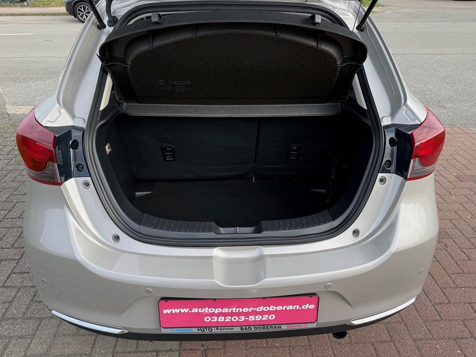 Fahrzeugabbildung Mazda 2 SKYACTIV-G 90 HOMURA NAV ohne BSM / RCTA