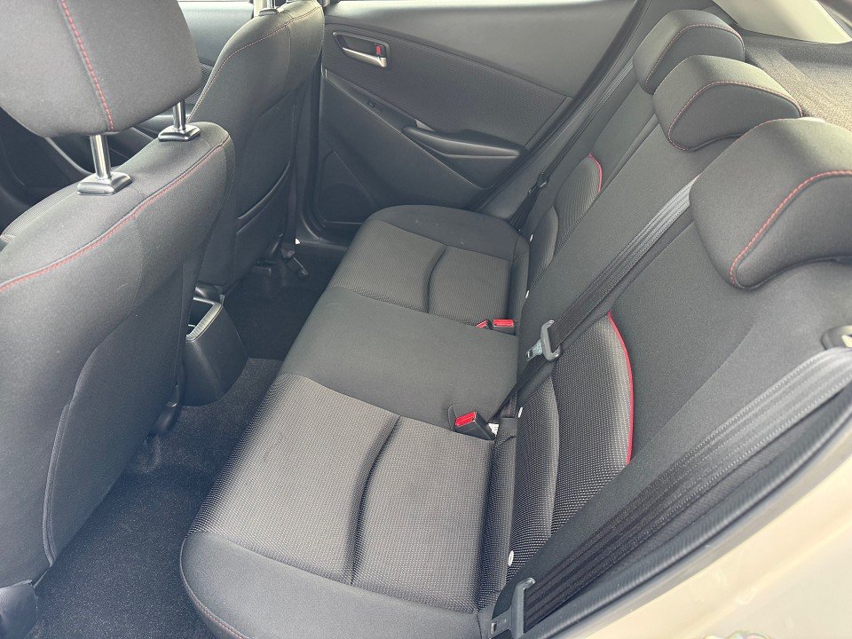 Fahrzeugabbildung Mazda 2 SKYACTIV-G 90 HOMURA NAV ohne BSM / RCTA