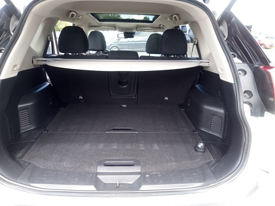 Fahrzeugabbildung Nissan X-TRAIL 1.7 dCi 6MT N-Connecta 5 Sitze PGD