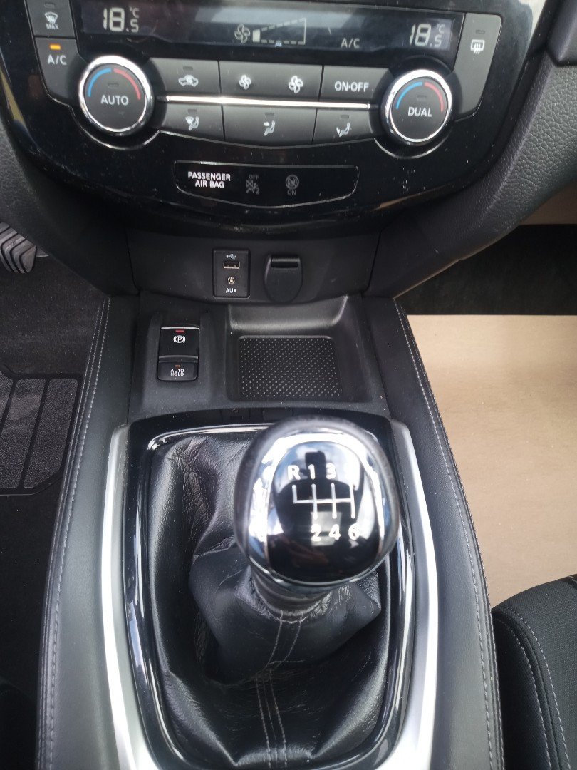 Fahrzeugabbildung Nissan X-TRAIL 1.7 dCi 6MT N-Connecta 5 Sitze PGD