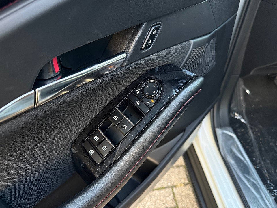 Fahrzeugabbildung Mazda CX-30 2.5L e-SKYACTIV G 140ps 6AT Homura