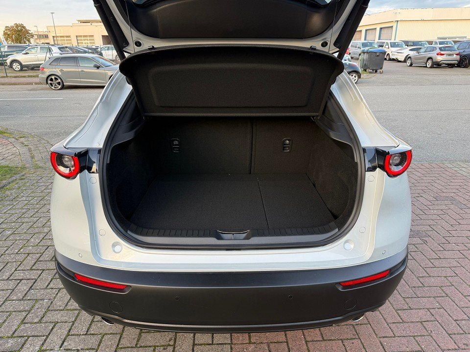 Fahrzeugabbildung Mazda CX-30 2.5L e-SKYACTIV G 140ps 6AT Homura