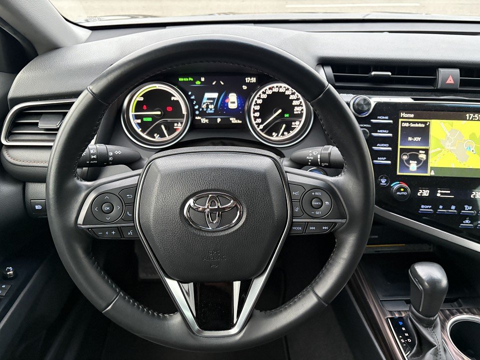 Fahrzeugabbildung Toyota Camry Hybrid Executive