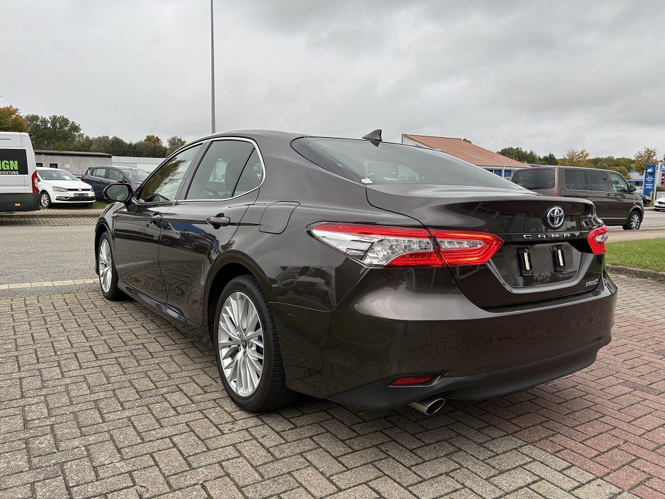 Fahrzeugabbildung Toyota Camry Hybrid Executive