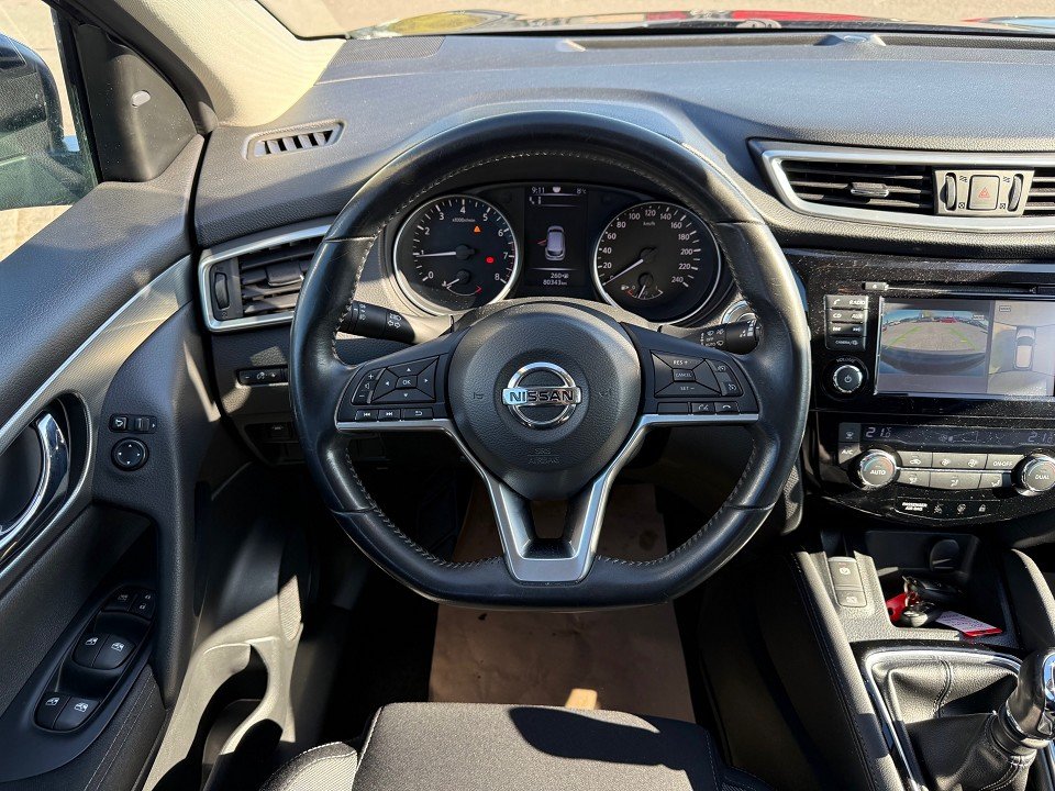 Fahrzeugabbildung Nissan QASHQAI 1.2 DIG-T 6MT 4x2 N-Connecta