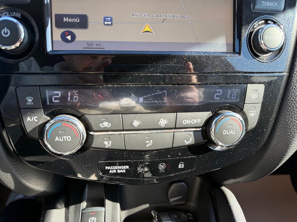 Fahrzeugabbildung Nissan QASHQAI 1.2 DIG-T 6MT 4x2 N-Connecta