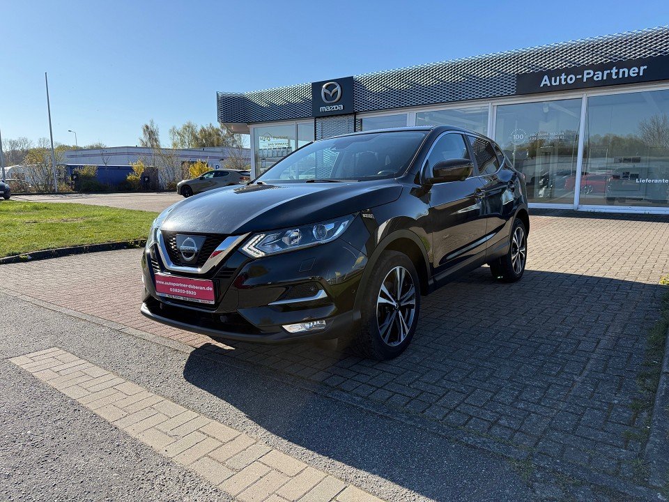 Fahrzeugabbildung Nissan QASHQAI 1.2 DIG-T 6MT 4x2 N-Connecta