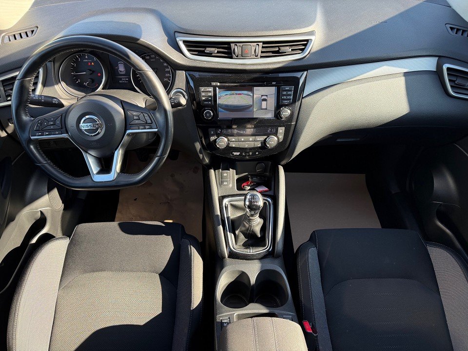 Fahrzeugabbildung Nissan QASHQAI 1.2 DIG-T 6MT 4x2 N-Connecta