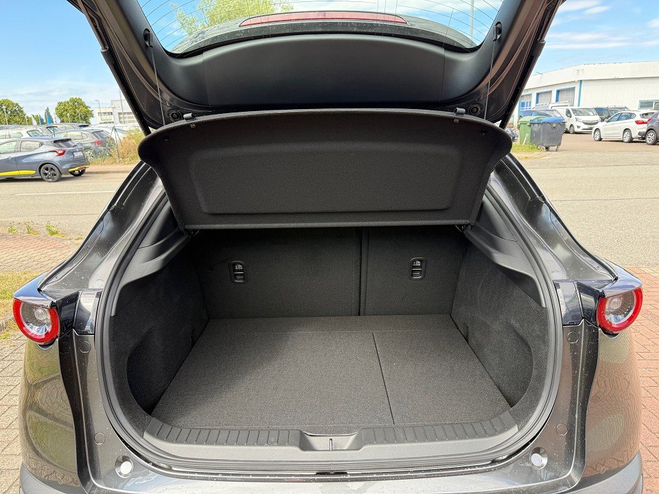 Fahrzeugabbildung Mazda CX-30 2.5L e-SKYACTIV G 140ps 6MT Centre-line DASO