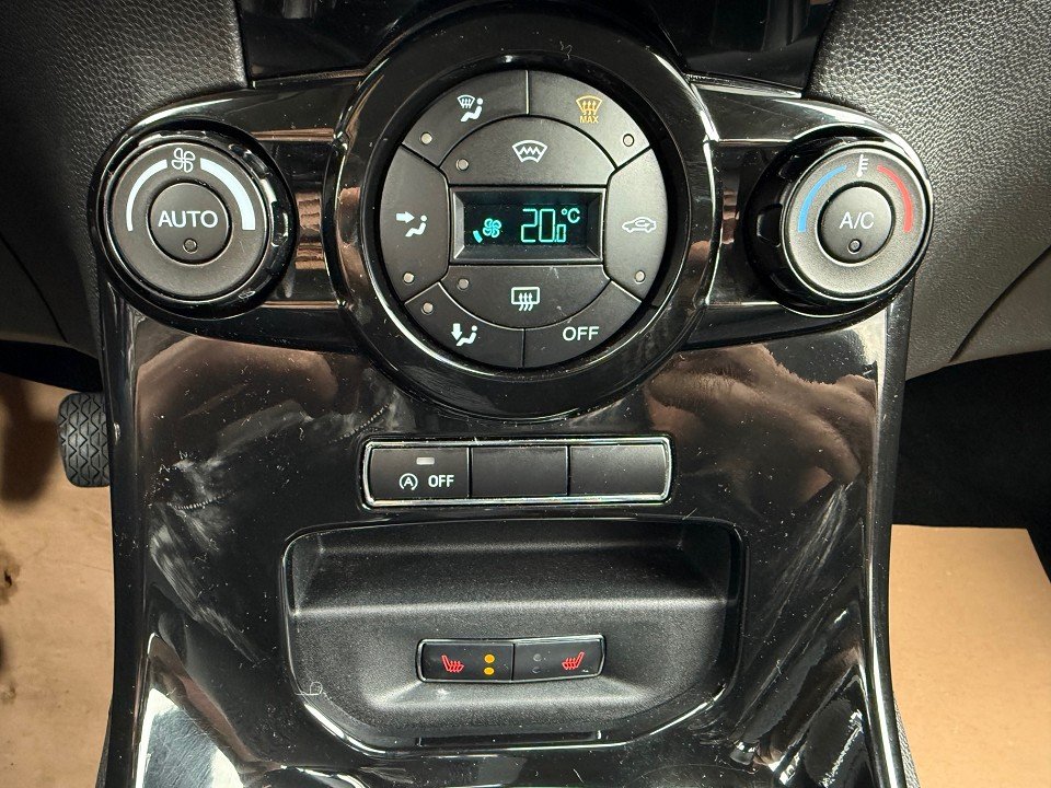 Fahrzeugabbildung Ford Fiesta 1.0 EcoBoost Titanium