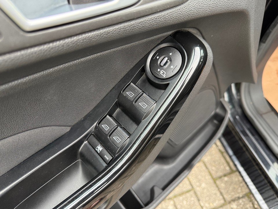 Fahrzeugabbildung Ford Fiesta 1.0 EcoBoost Titanium