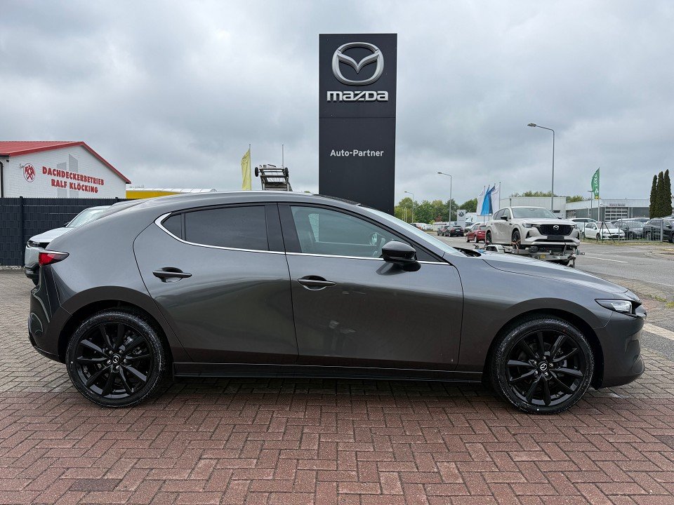 Fahrzeugabbildung Mazda 3 2.5L e-SKYACTIV G 140ps 6MT Homura